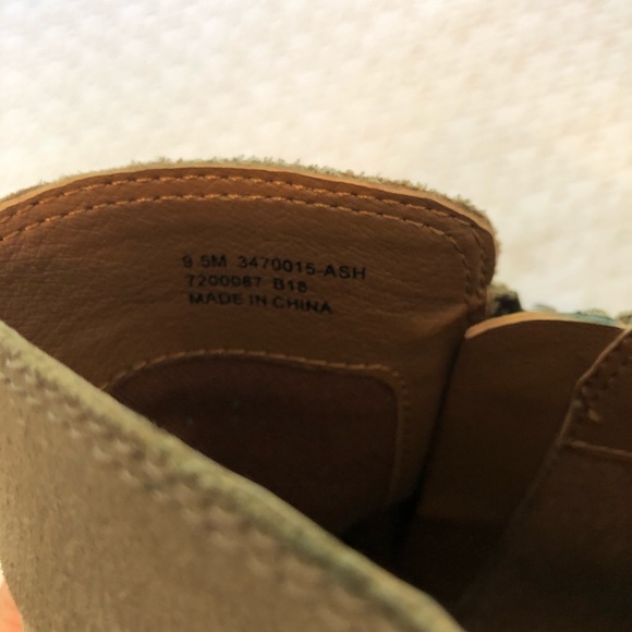 FRYE- Judith Double Zip Suede Ankle Booties Ash - Picture 8 of 9